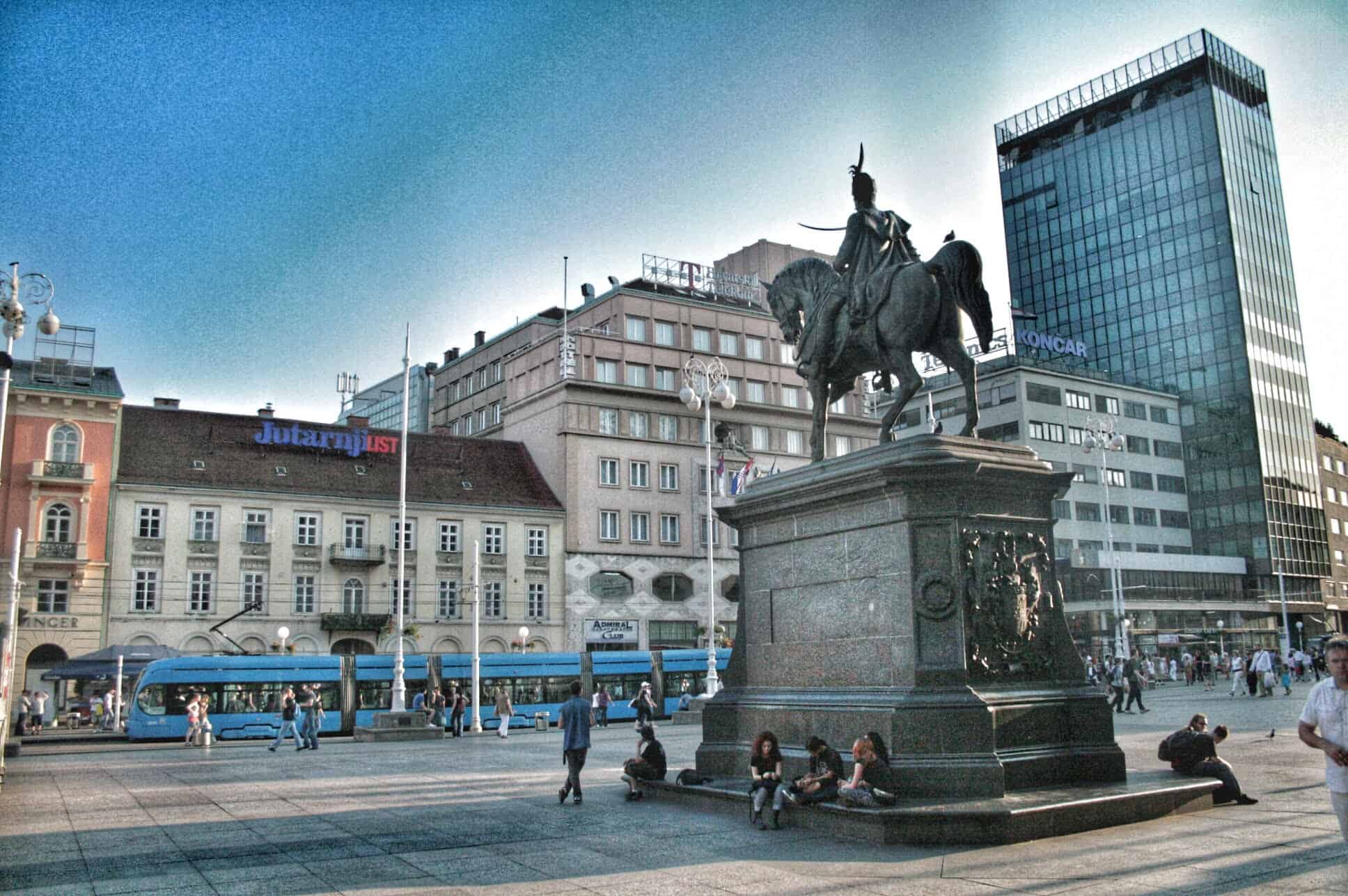Sightseeing in Zagreb - Trg Ban Jelacic
