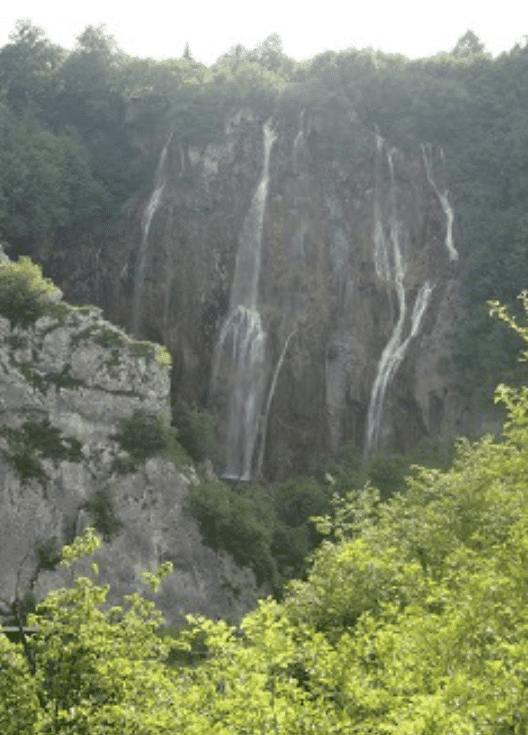 Croatia - The Thousand Island Wonderland - Plitvice Lake Big Waterfall