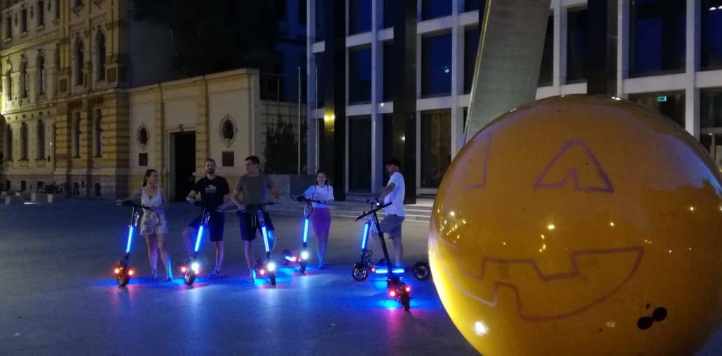 Zagreb by scooter - Bikini Scooters