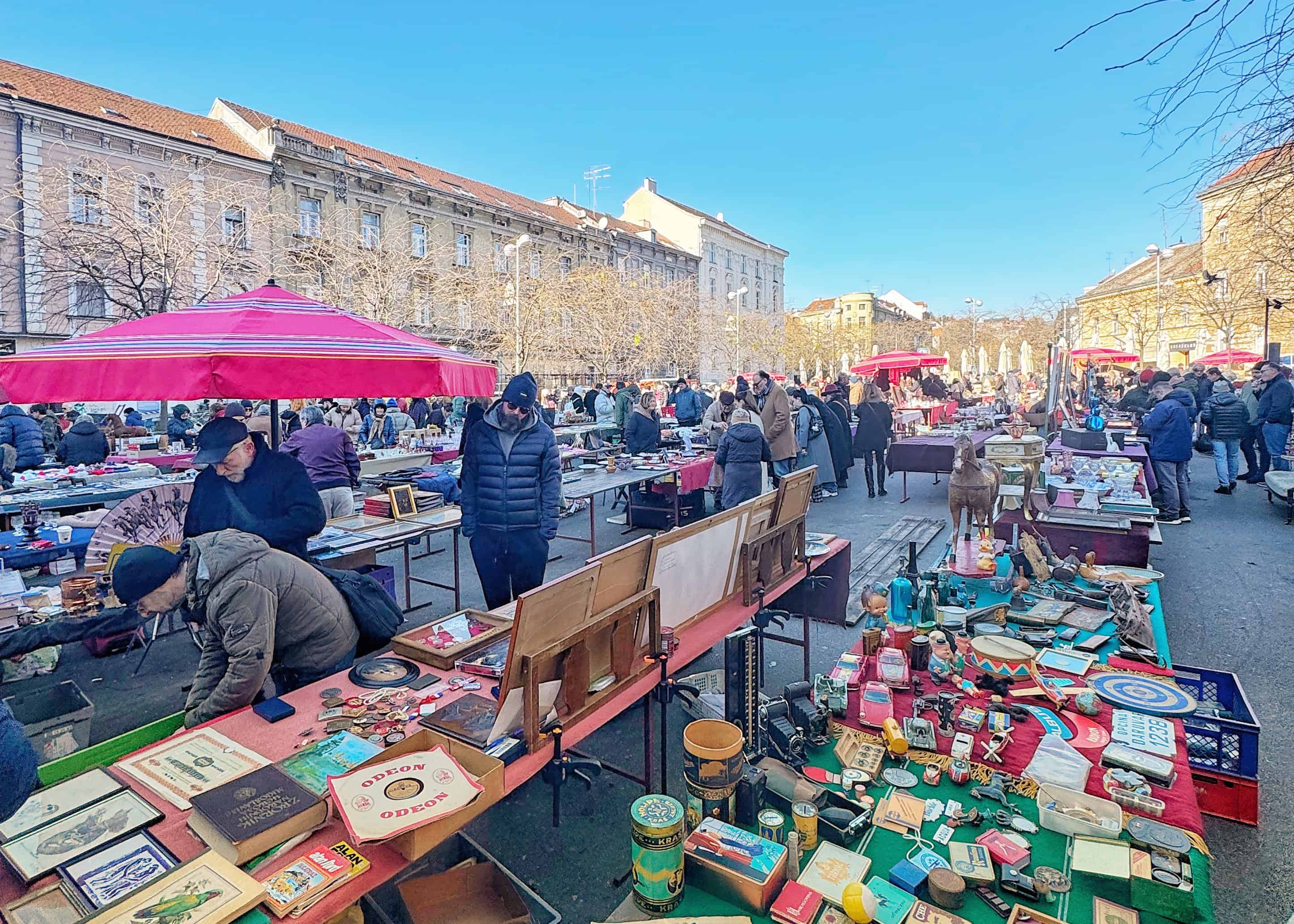 Shopping in Zagreb - The Sunday antiques market on Britanski Trg