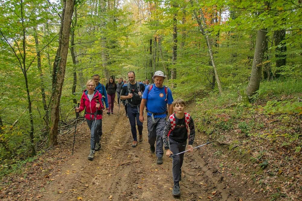 Walking route to Kestenijada